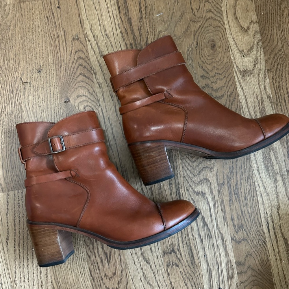 Samantha Pleet Brown leather boots 37.5 (I wear a size 7)